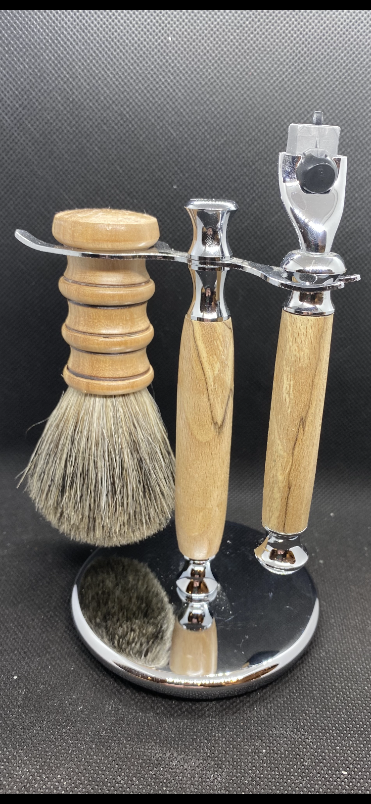 shave set with wood handle razor and shaving brush